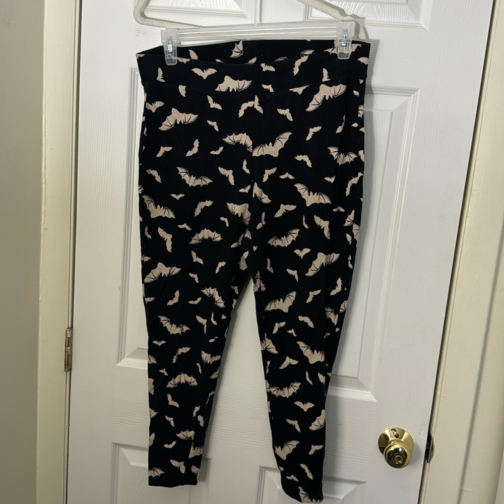 Torrid bat leggings